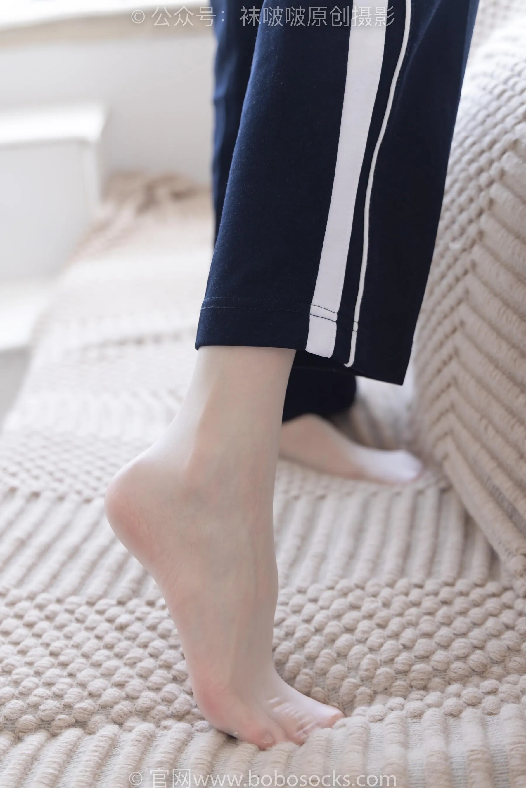 [BoBoSocks袜啵啵]NO.207 稚予-aj板鞋、白棉袜、油亮白丝、校服裤里丝[23] [53P]插图3
